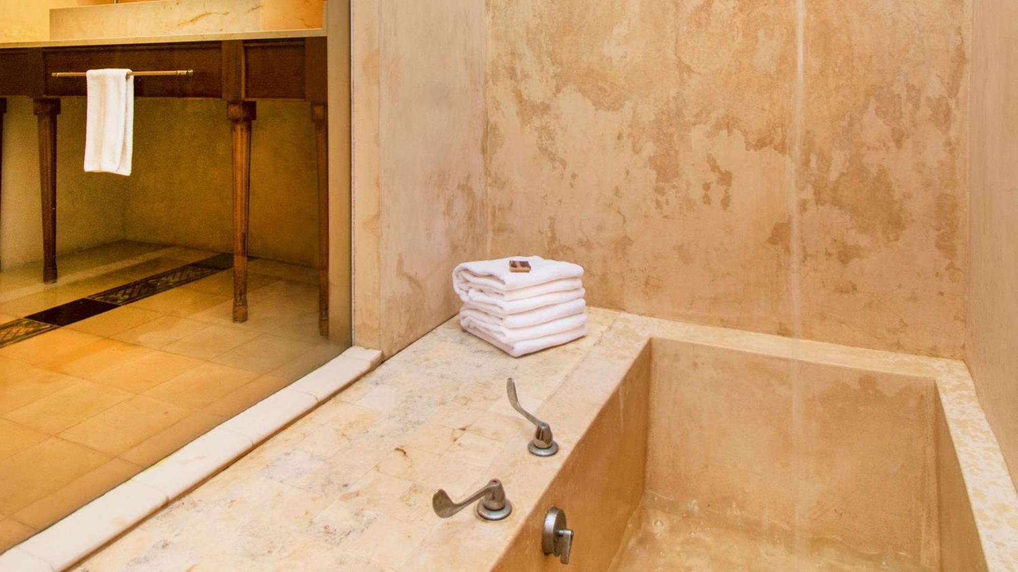 Rosas & Xocolate Boutique Hotel And Spa Merida, A Member Of Design Hotels Exteriör bild